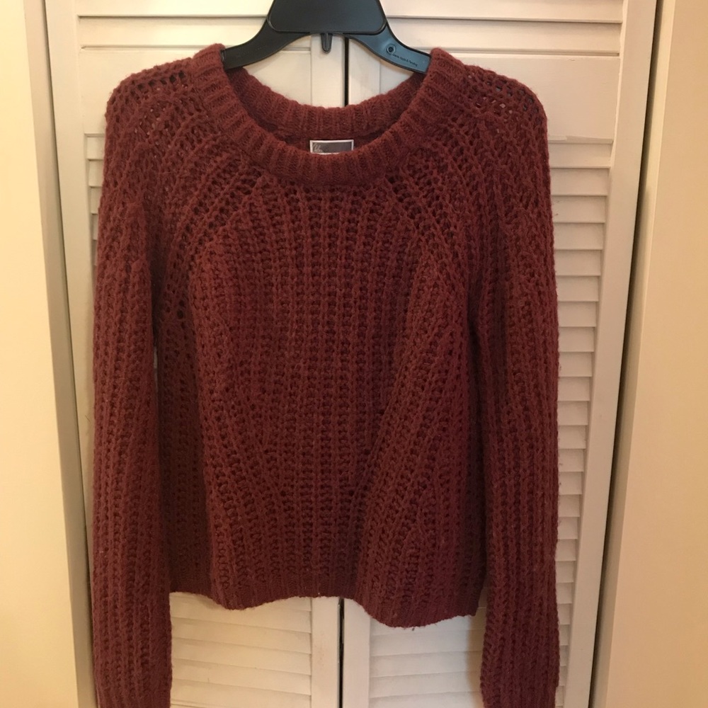 Maroon knit sweater